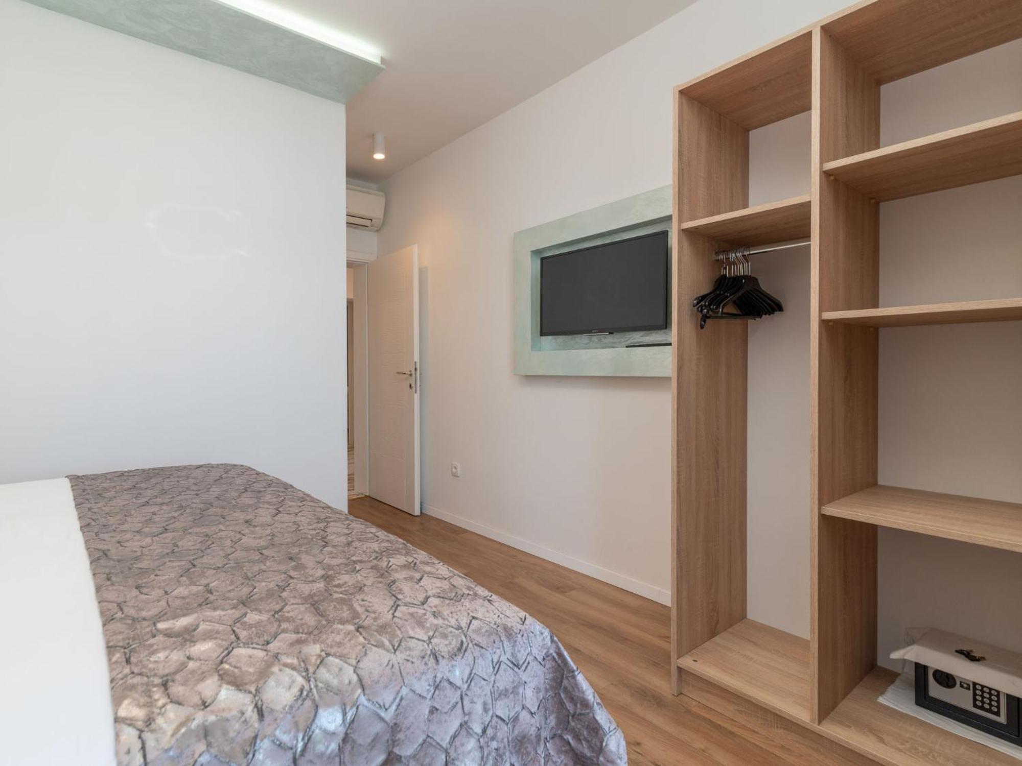 Apartment Mornar-3 By Interhome Трогир Экстерьер фото